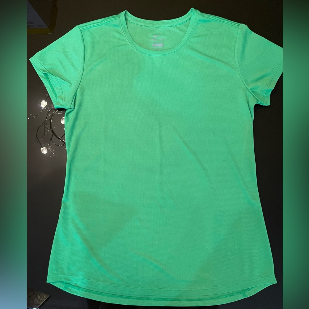 NWOT  Nike DRI-FIT Top , size M